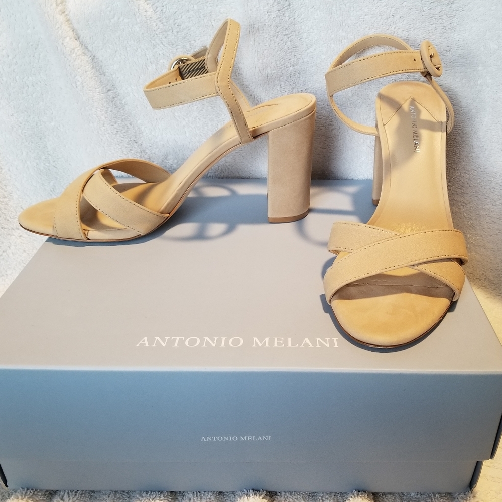 Antonio's Melani Geena sz 8 tan suede sandals